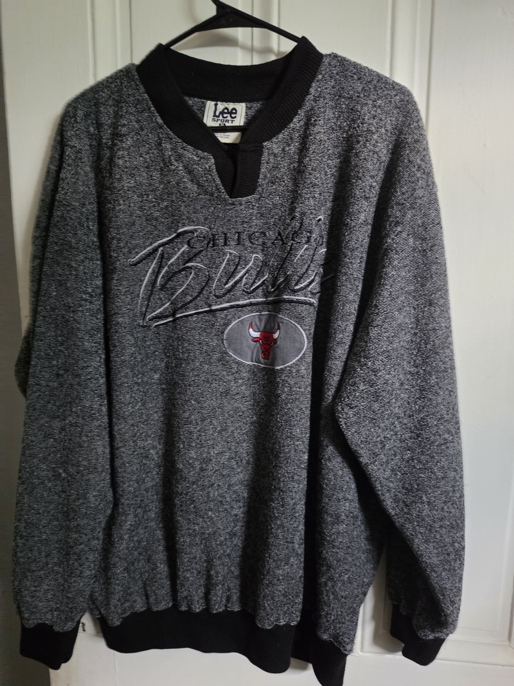 Lee Gray Chicago Bulls Embroidered Crewneck Sweatshirt
